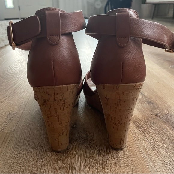 FOREVER 21 | tan brown strappy wedges - Picture 6 of 6